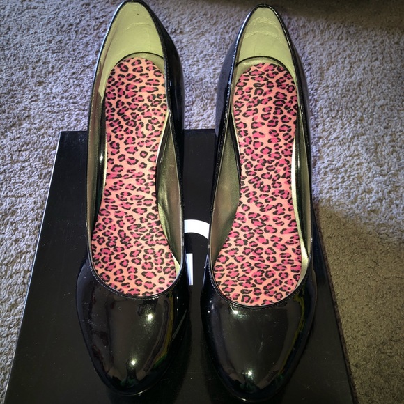 Guess Cannor Pumps Size 9.5 - Picture 7 of 8